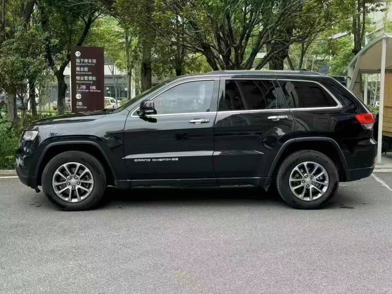 重慶16年Jeep大切諾基7