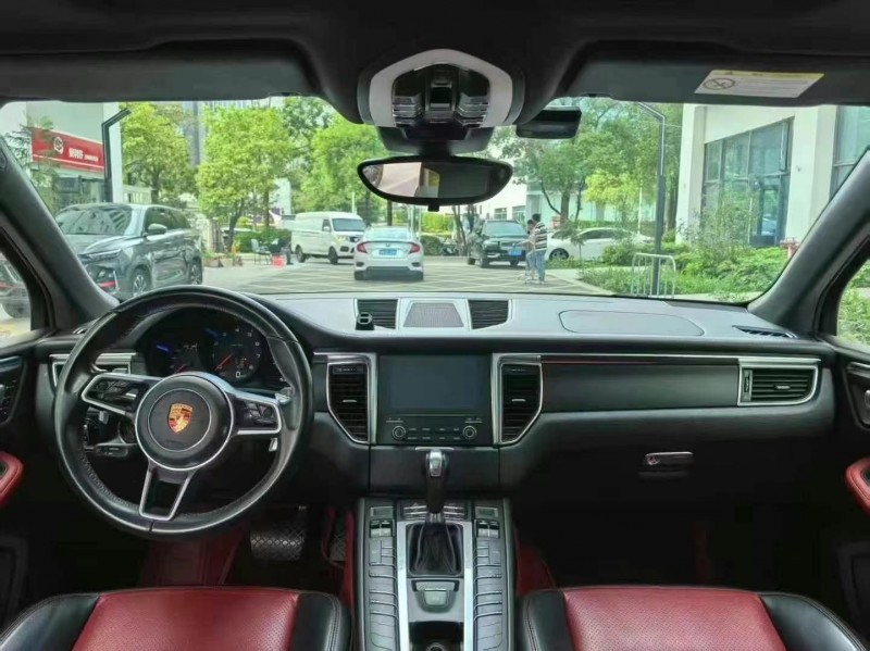 深圳18年保時捷Macan3