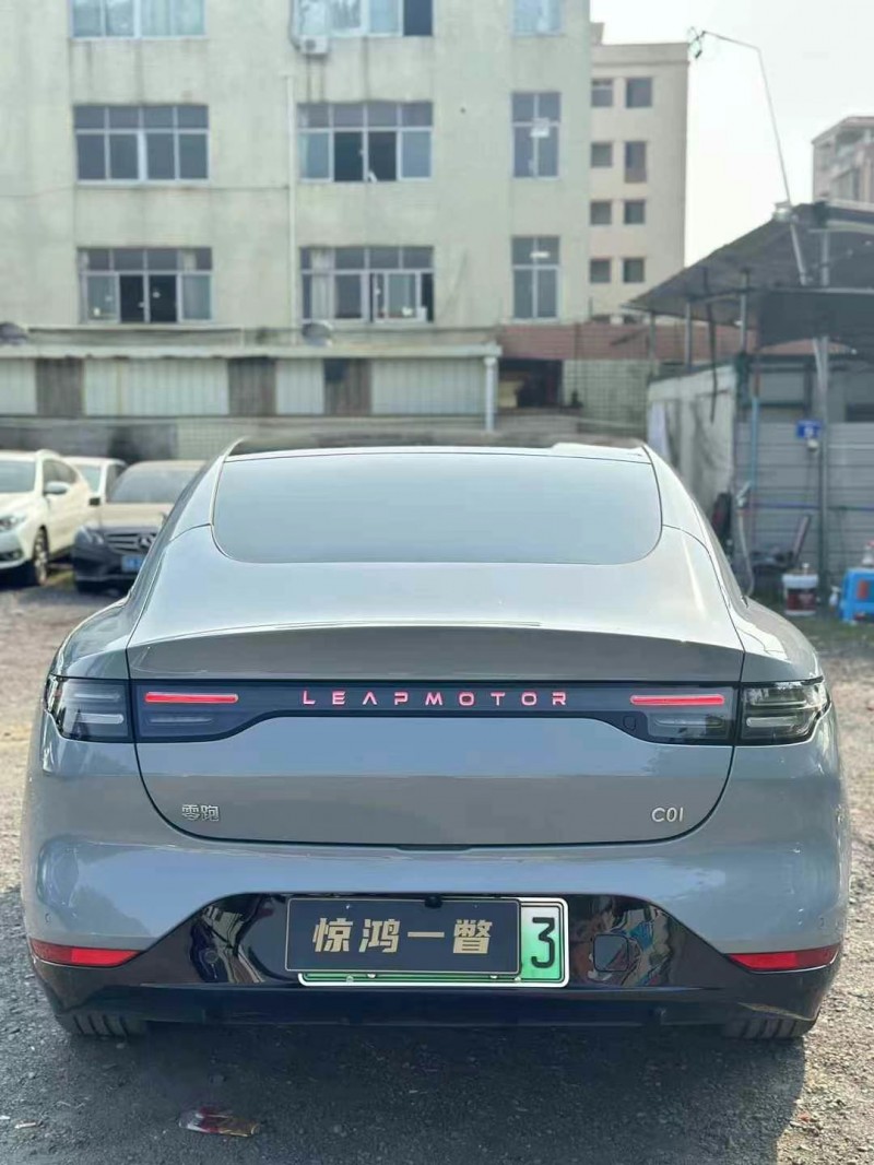廣州24年零跑汽車C019
