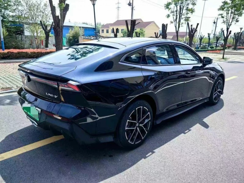淄博25年長安汽車UNI7
