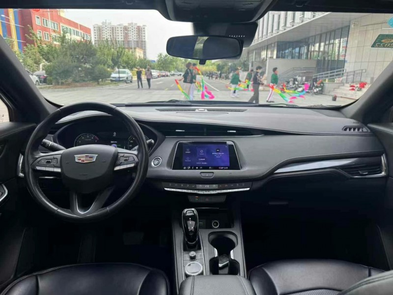 濟南20年凱迪拉克XT46