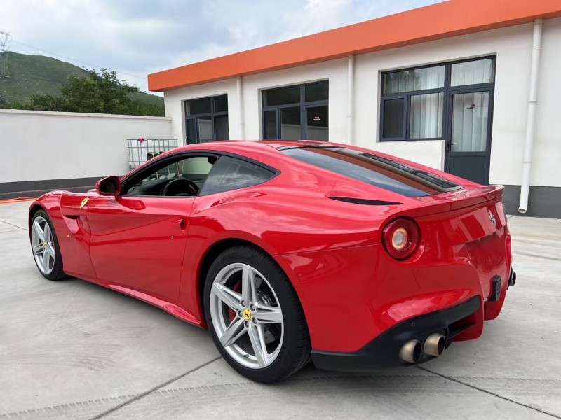 唐山15年法拉利F12 Berlinetta8
