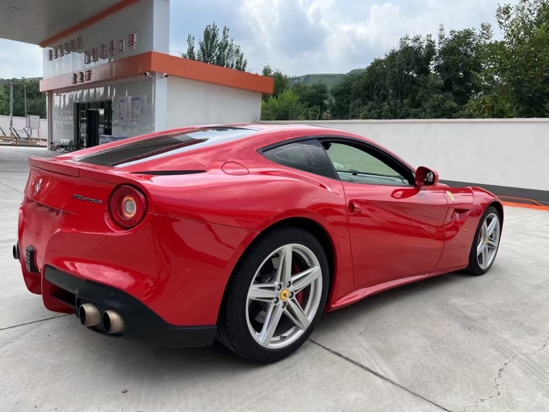 唐山15年法拉利F12 Berlinetta9