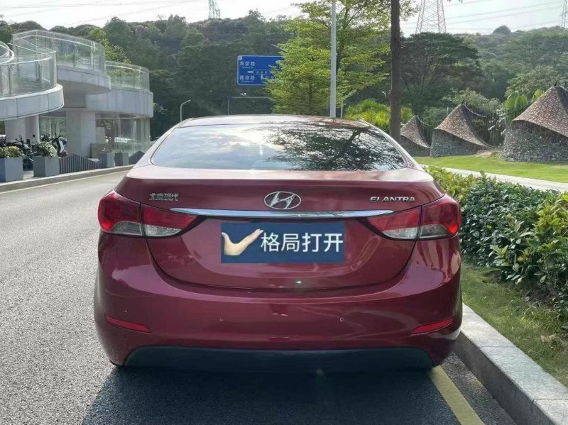 深圳15年現代朗動9
