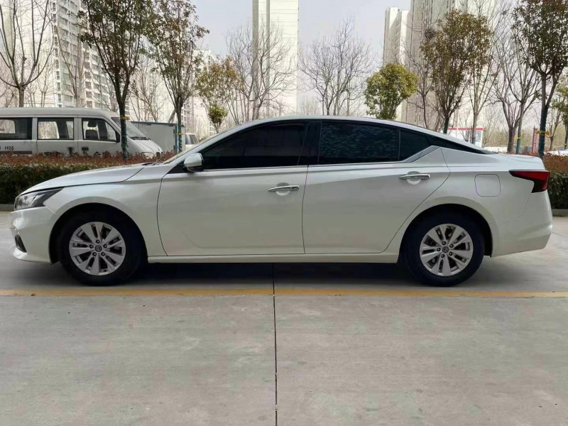 東營19年日產天籟7