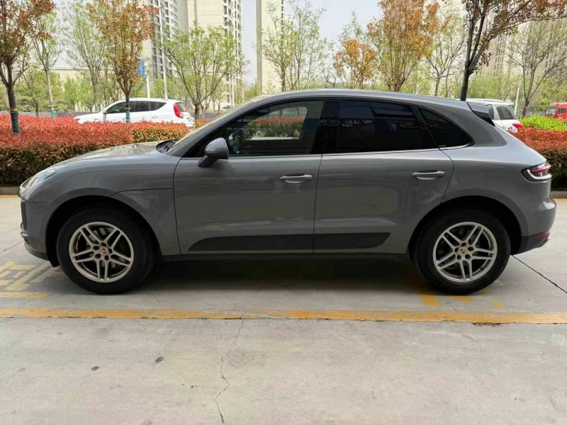 威海20年保時捷Macan7