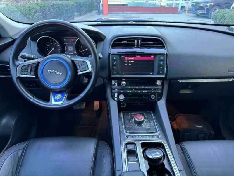 青島18年捷豹F-PACE4