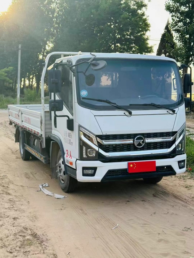 鶴壁23年凱馬汽車銳航3