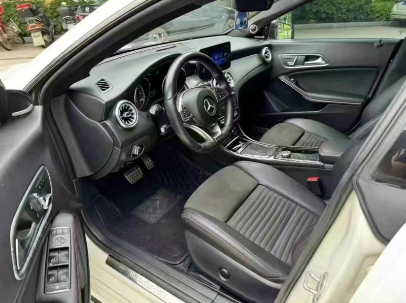 广州18年奔驰CLA8