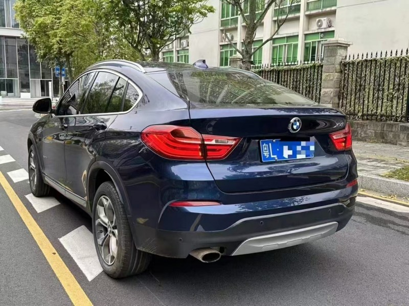 广州17年宝马X47