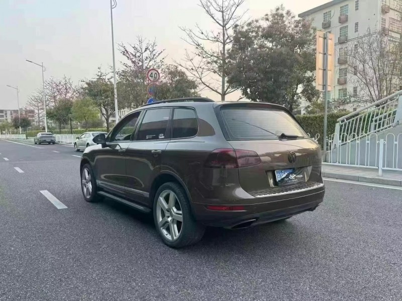 广州14年大众途锐8