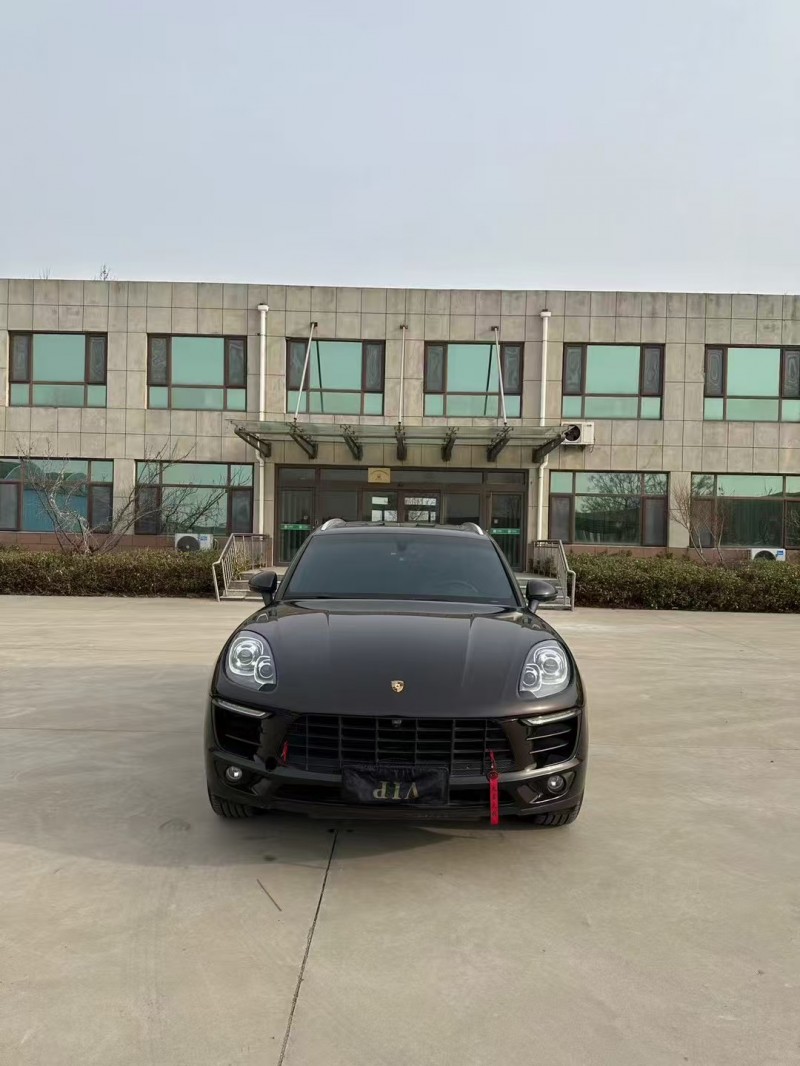 濟寧16年保時捷Macan1