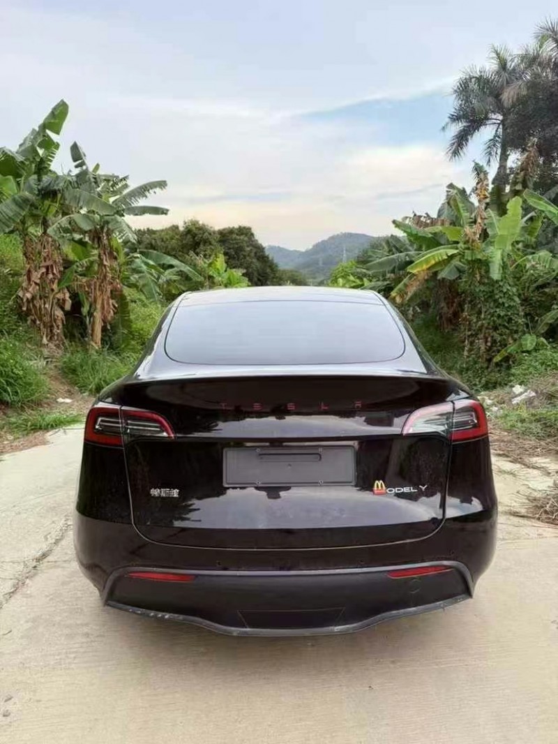 東莞23年特斯拉MODEL Y8