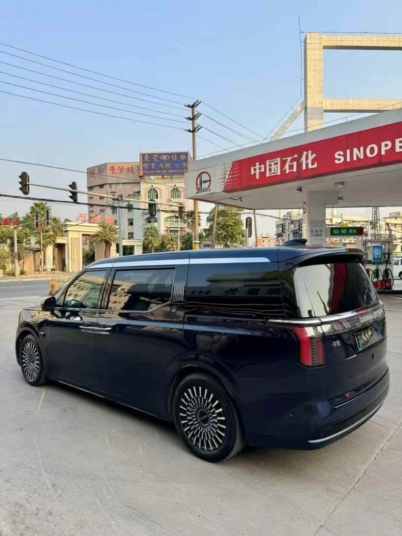 東莞23年極氪汽車0099