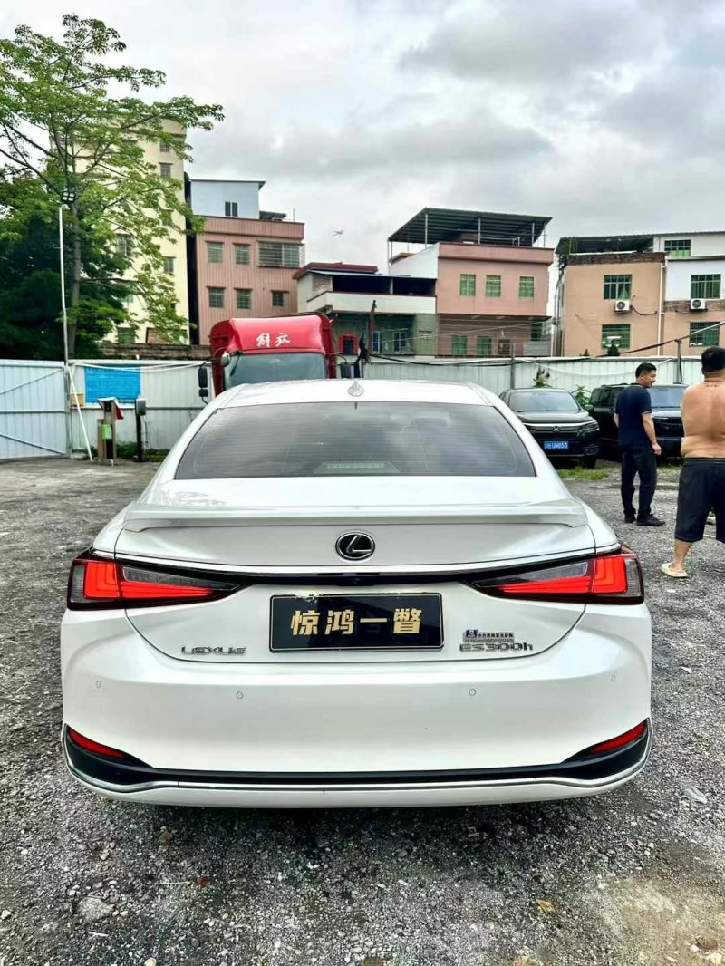 广州23年雷克萨斯ES9