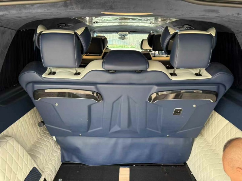 徐州21年奔驰威霆8