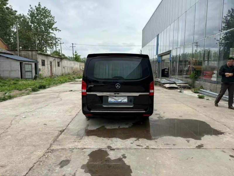 徐州21年奔驰威霆9