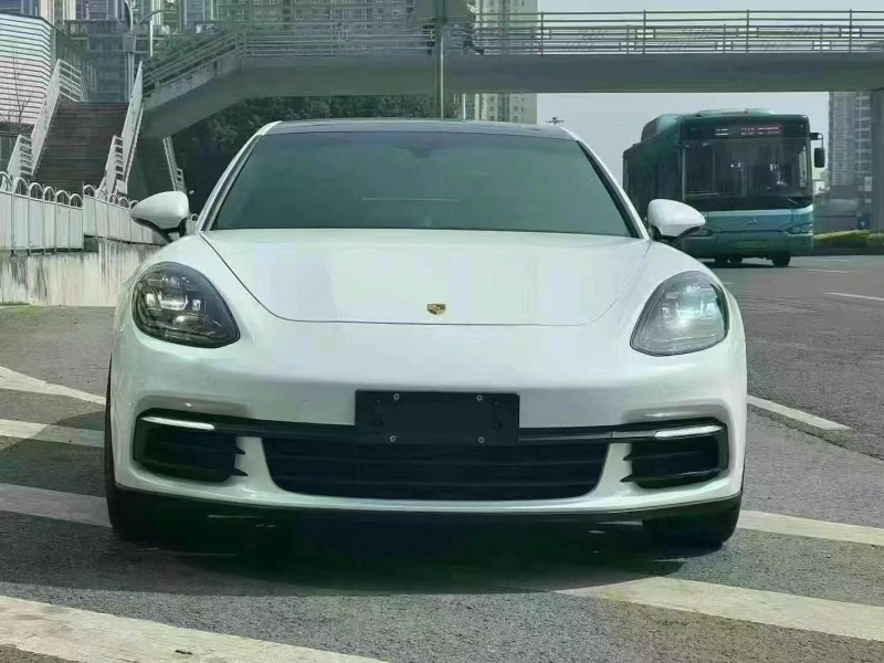 重慶18年保時捷帕拉梅拉1