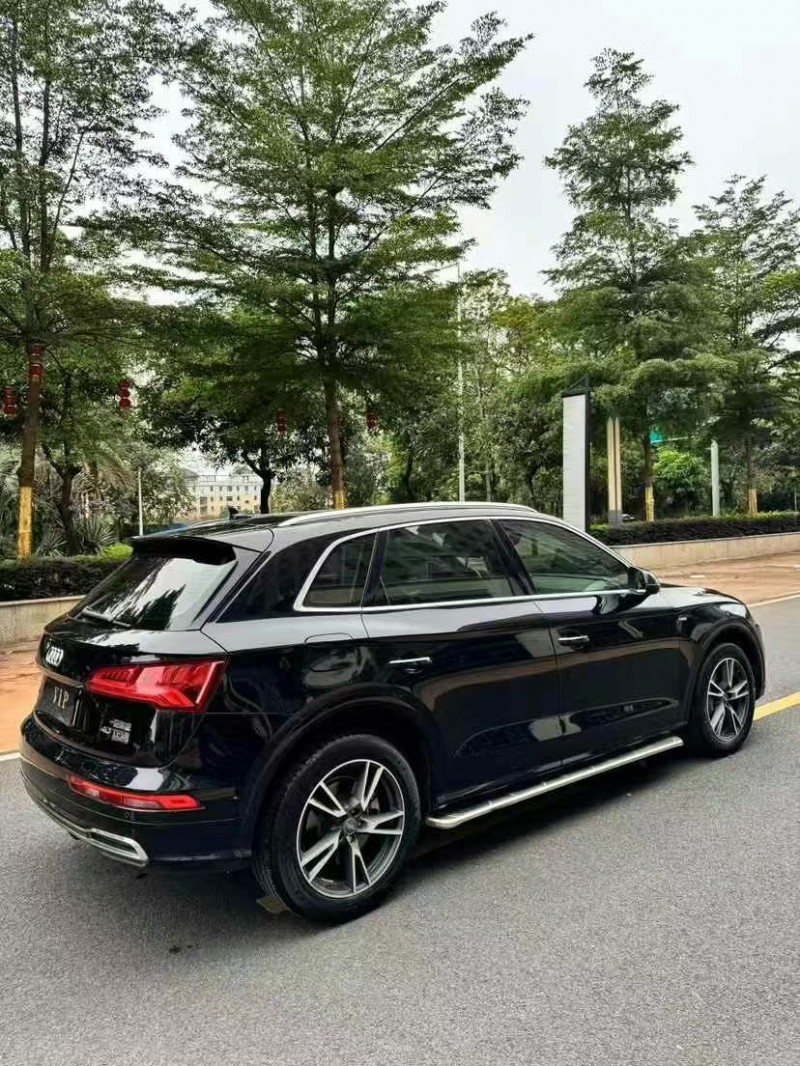 东莞20年奥迪Q58