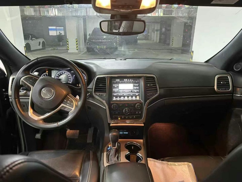 株洲19年Jeep大切諾基4