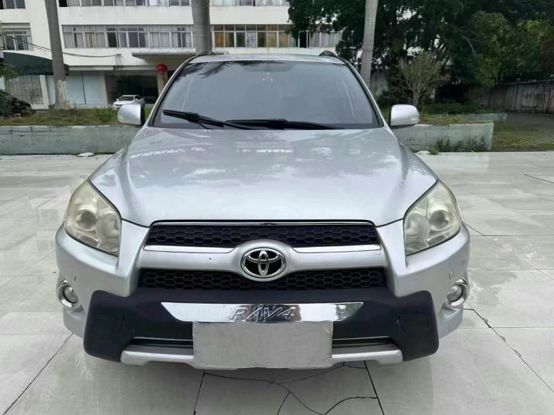 广州13年丰田RAV41