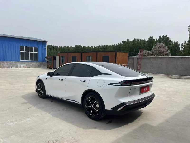 烏魯木齊25年長安汽車深藍8