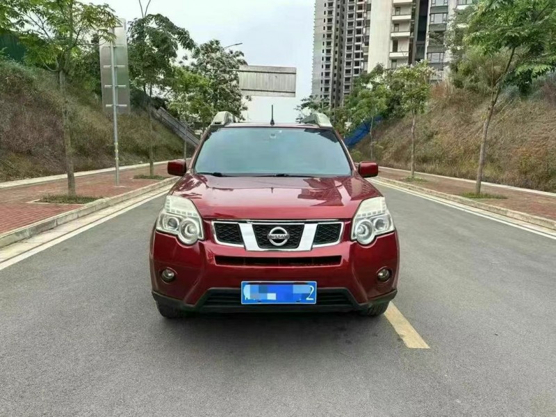 南寧12年日產奇駿1
