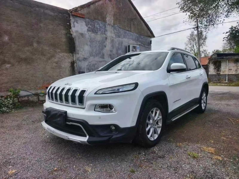 濱州16年Jeep自由光2