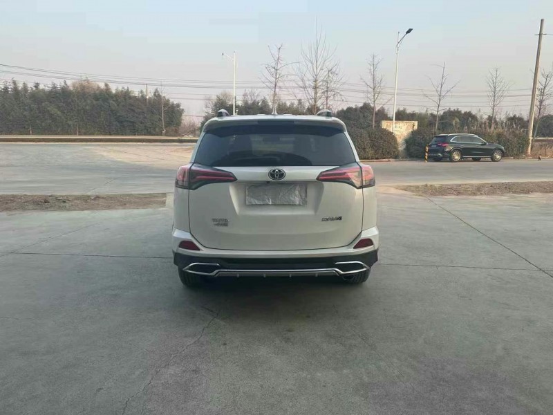 徐州18年丰田RAV49