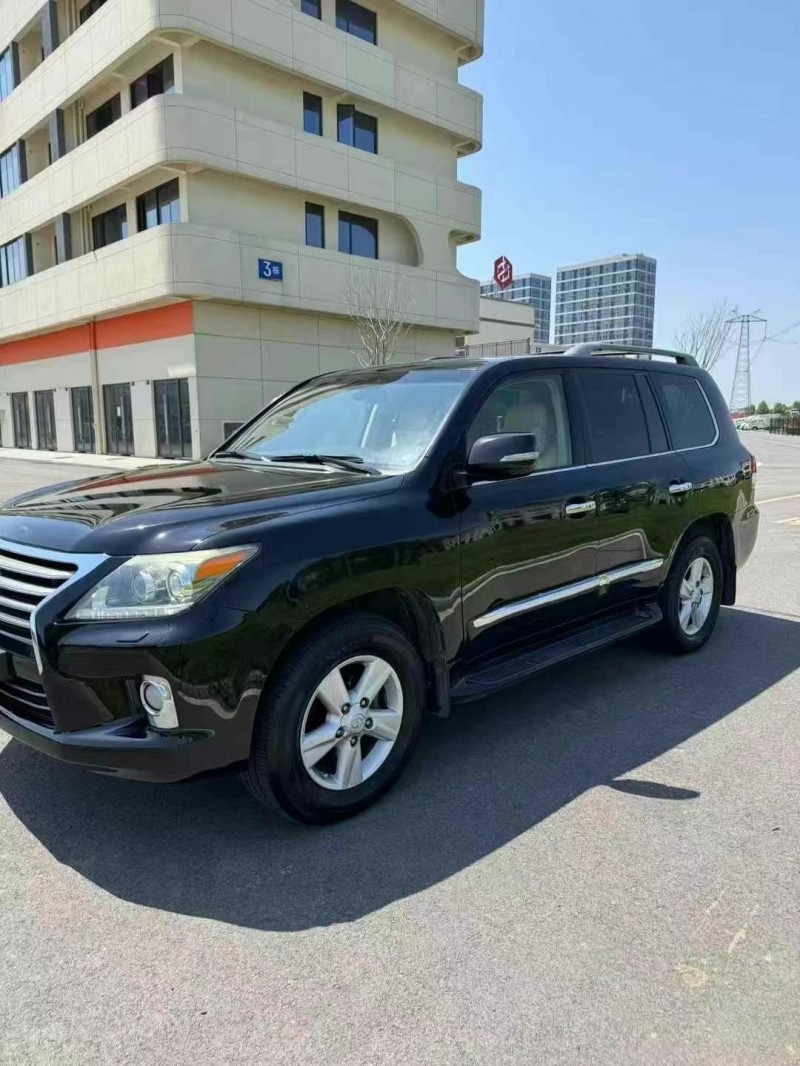 广州12年雷克萨斯LX3