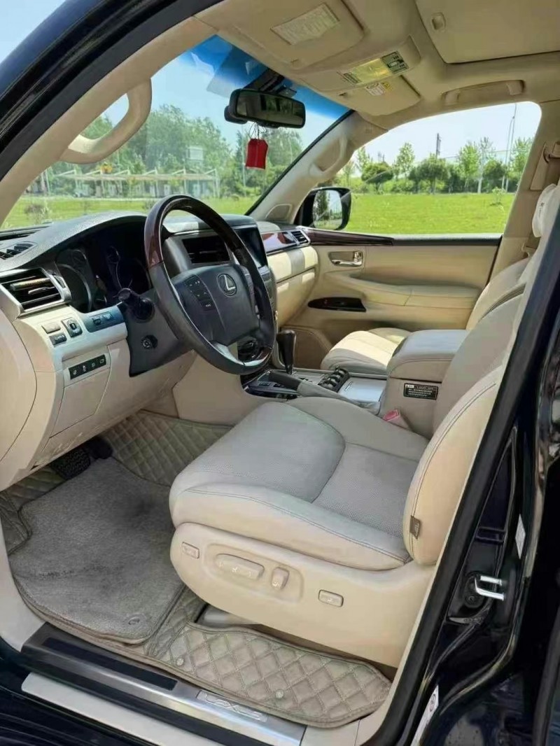 广州12年雷克萨斯LX4