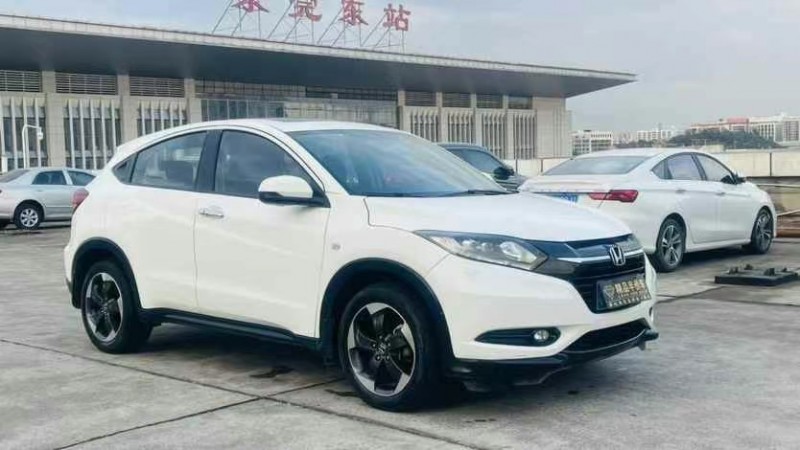 东莞17年本田缤智2