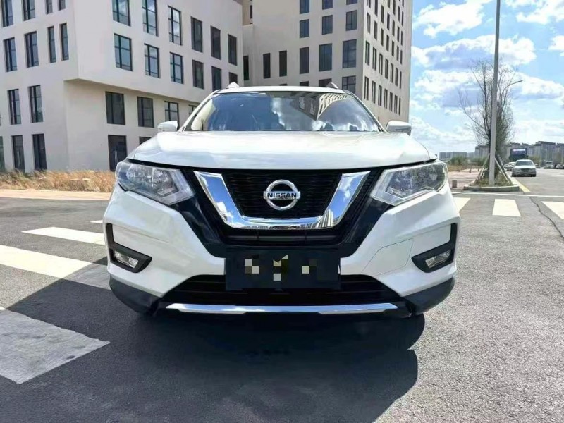 廈門17年日產奇駿1