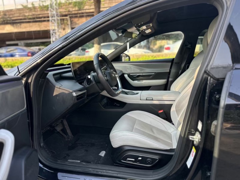 東莞23年小鵬汽車p76