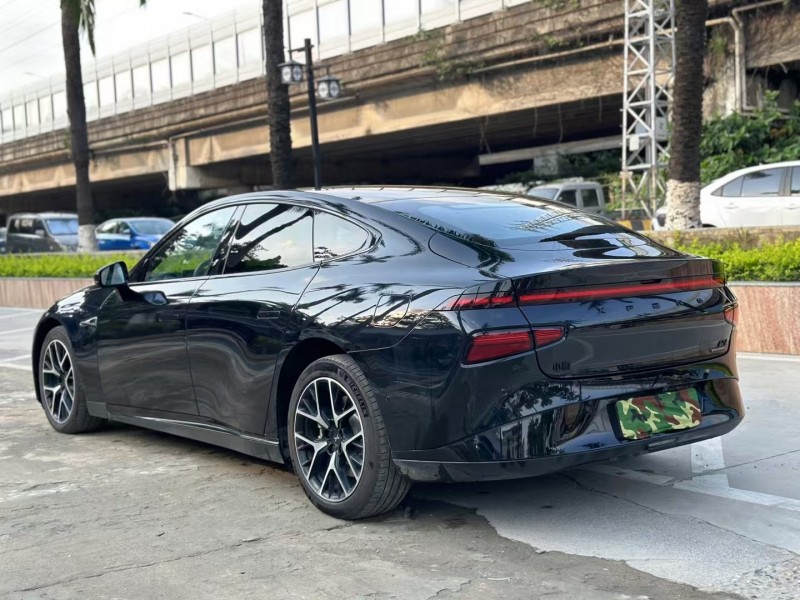 東莞23年小鵬汽車p77