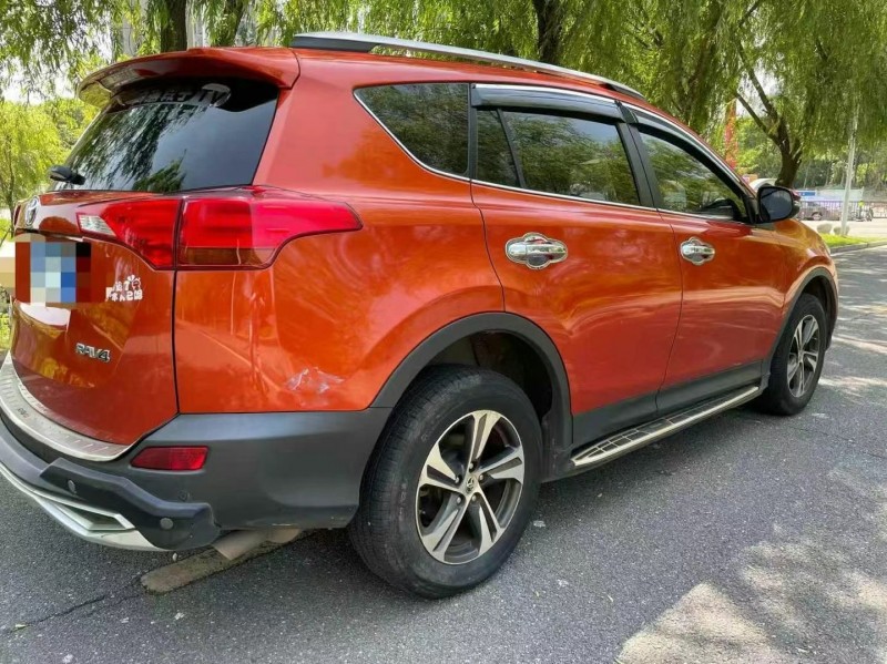 淮安16年豐田RAV4榮放7