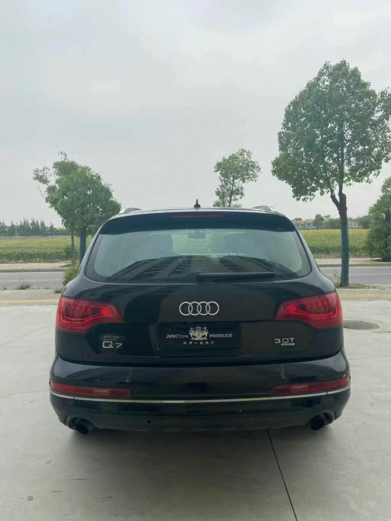襄陽11年奧迪Q79