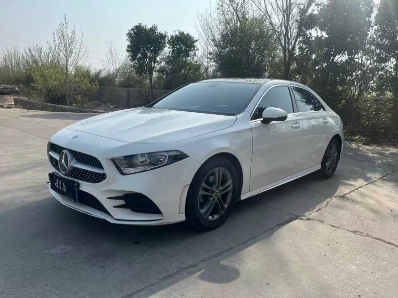 徐州22年奔驰A2