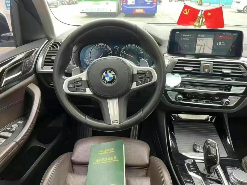 广州19年宝马X35