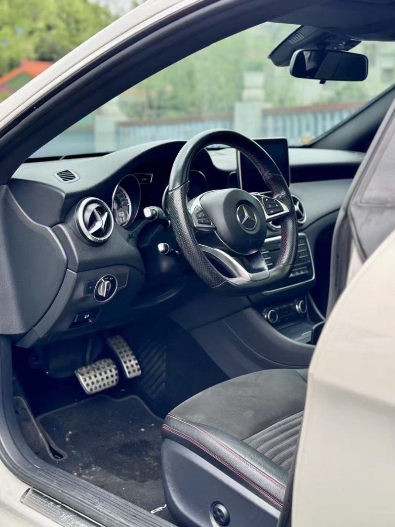 广州15年奔驰CLA5