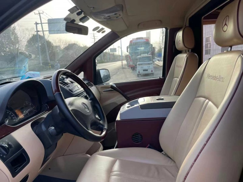 徐州14年奔驰威霆4