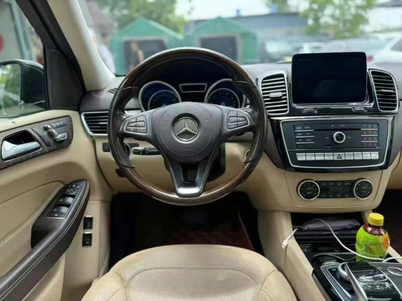 广州18年奔驰GLS7