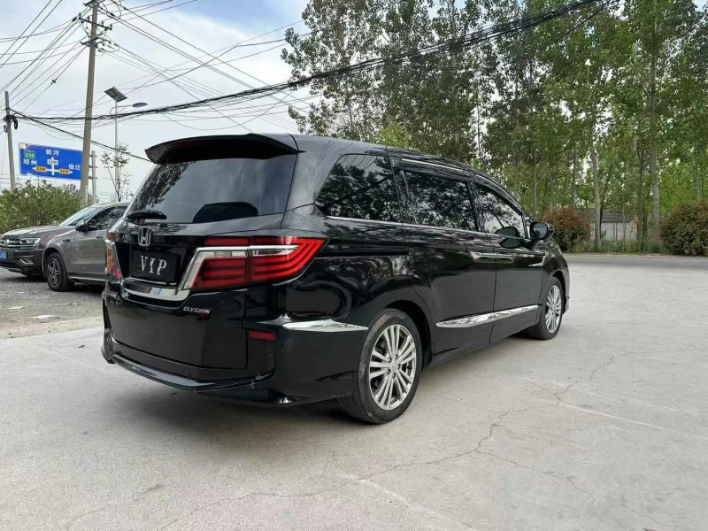 徐州17年本田艾力绅8