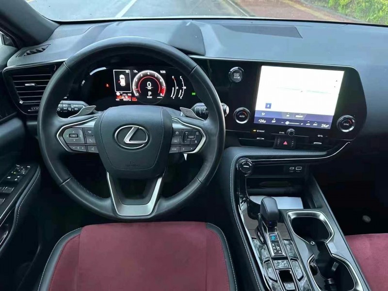 济宁23年雷克萨斯NX4