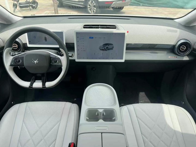 鄭州25年極狐汽車考拉4