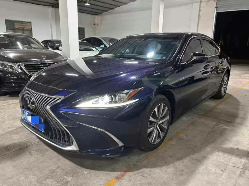广州19年雷克萨斯ES2
