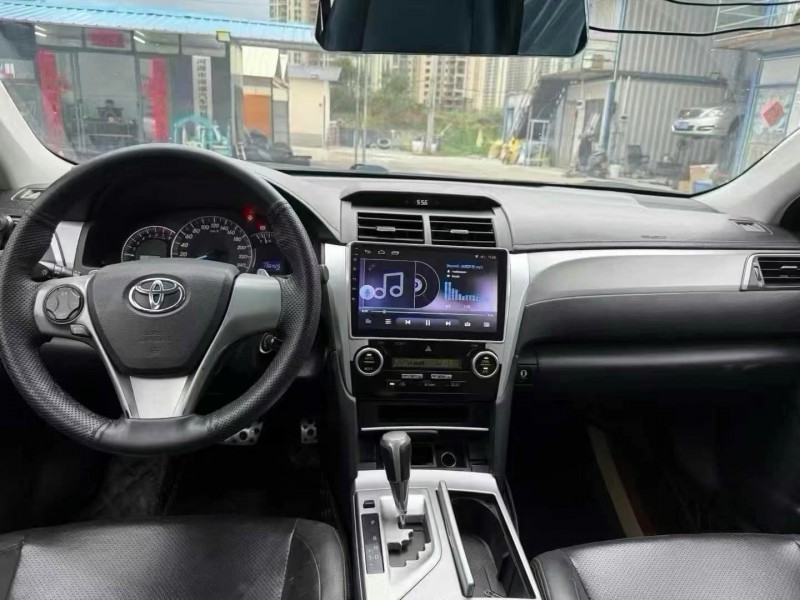 广州14年丰田凯美瑞8