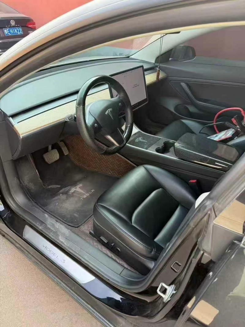 鄭州20年特斯拉MODEL 35