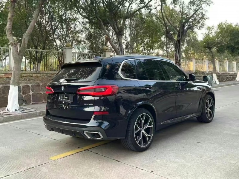 广州19年宝马X54
