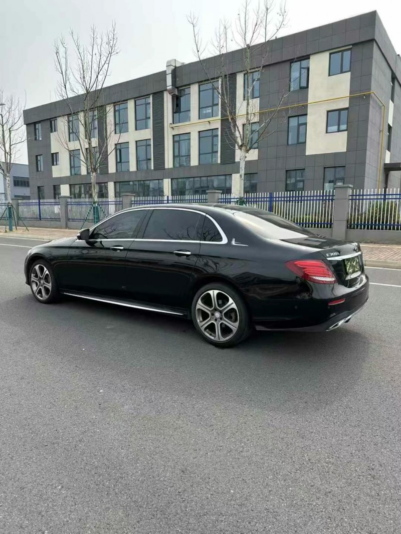 泰州17年奔驰E8